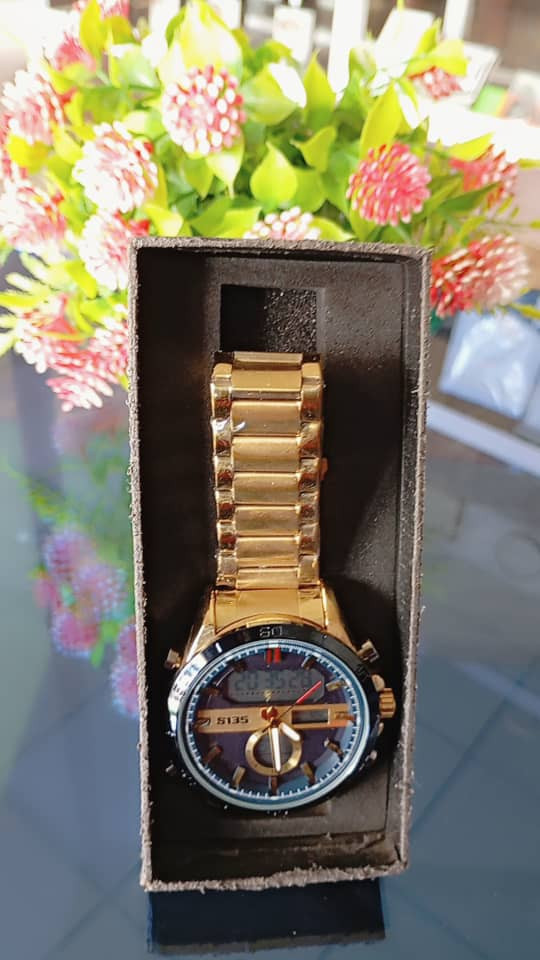 montre en acier