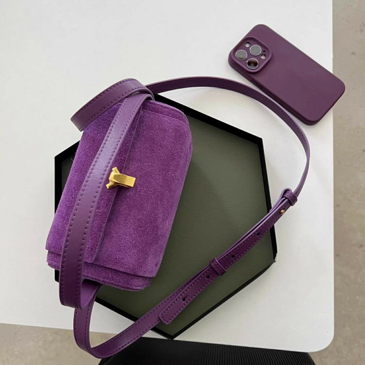 Boîte sac à main Boîte de coussin pour femmes 2025 Nouvelle texture haut de gamme Texture French Niche Retro Matte class, tendance